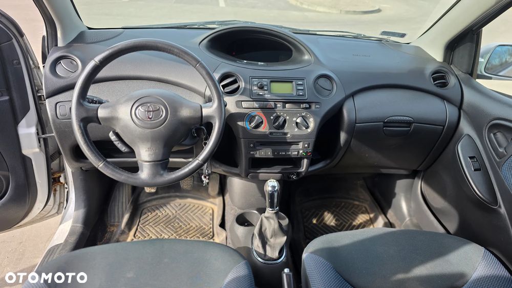 Toyota Yaris 1.3 VVT-i Sol - 10