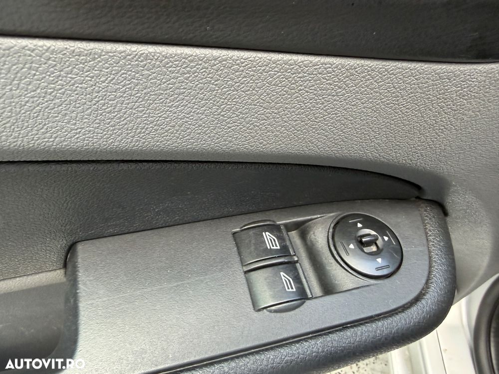Ford Focus 1.6 Ti-VCT Anniversary - 16