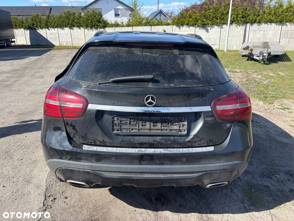Mercedes-Benz GLA 200 7G-DCT Edition 1 - 2