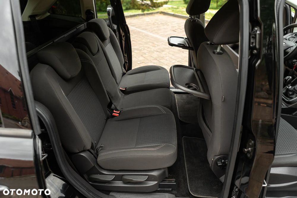 Ford Grand C-MAX - 33