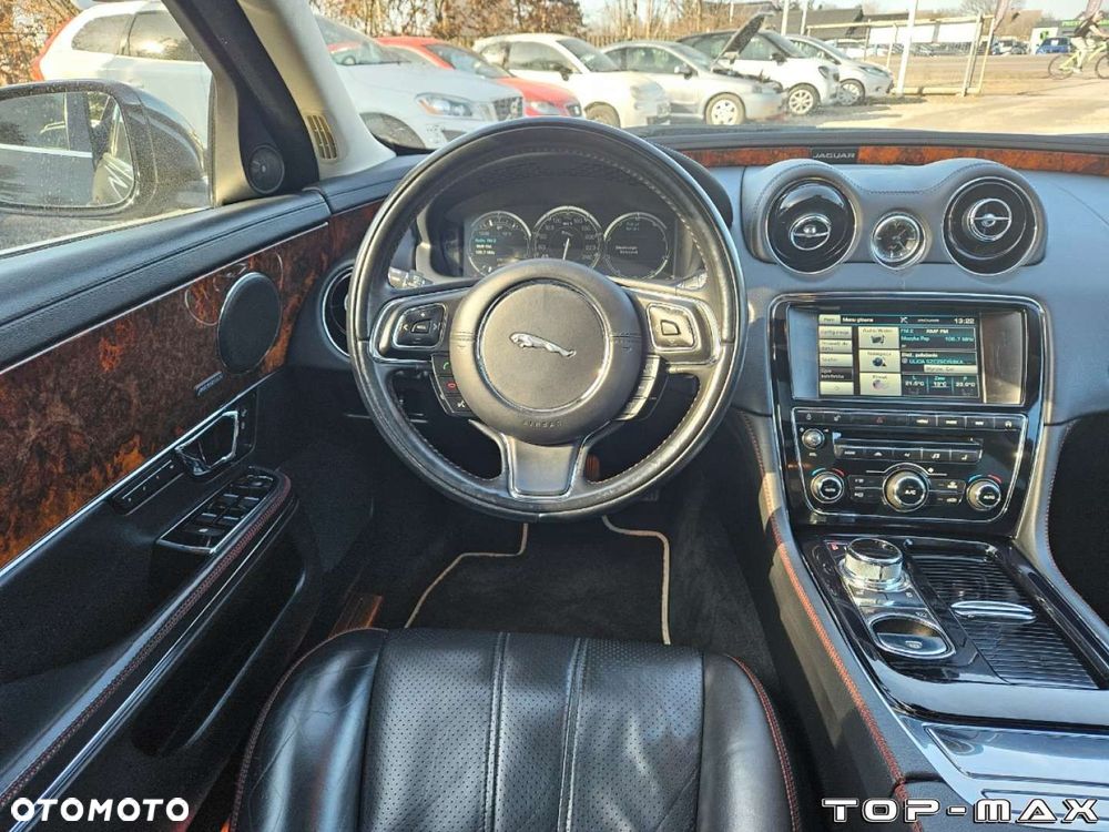 Jaguar XJ - 24