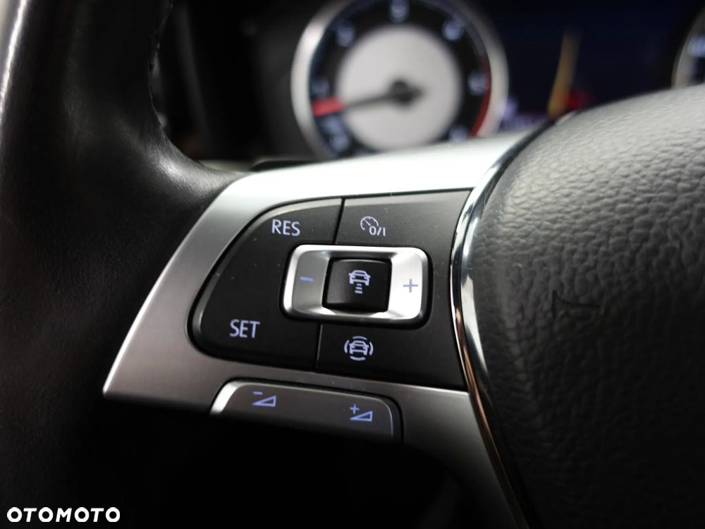 Volkswagen Touareg 4.0 V8 TDI SCR 4Motion Automatik - 37