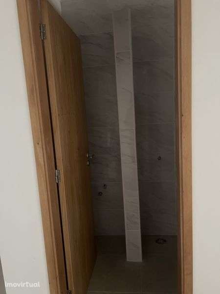 Aluga-se armazem - Grande imagem: 4/5