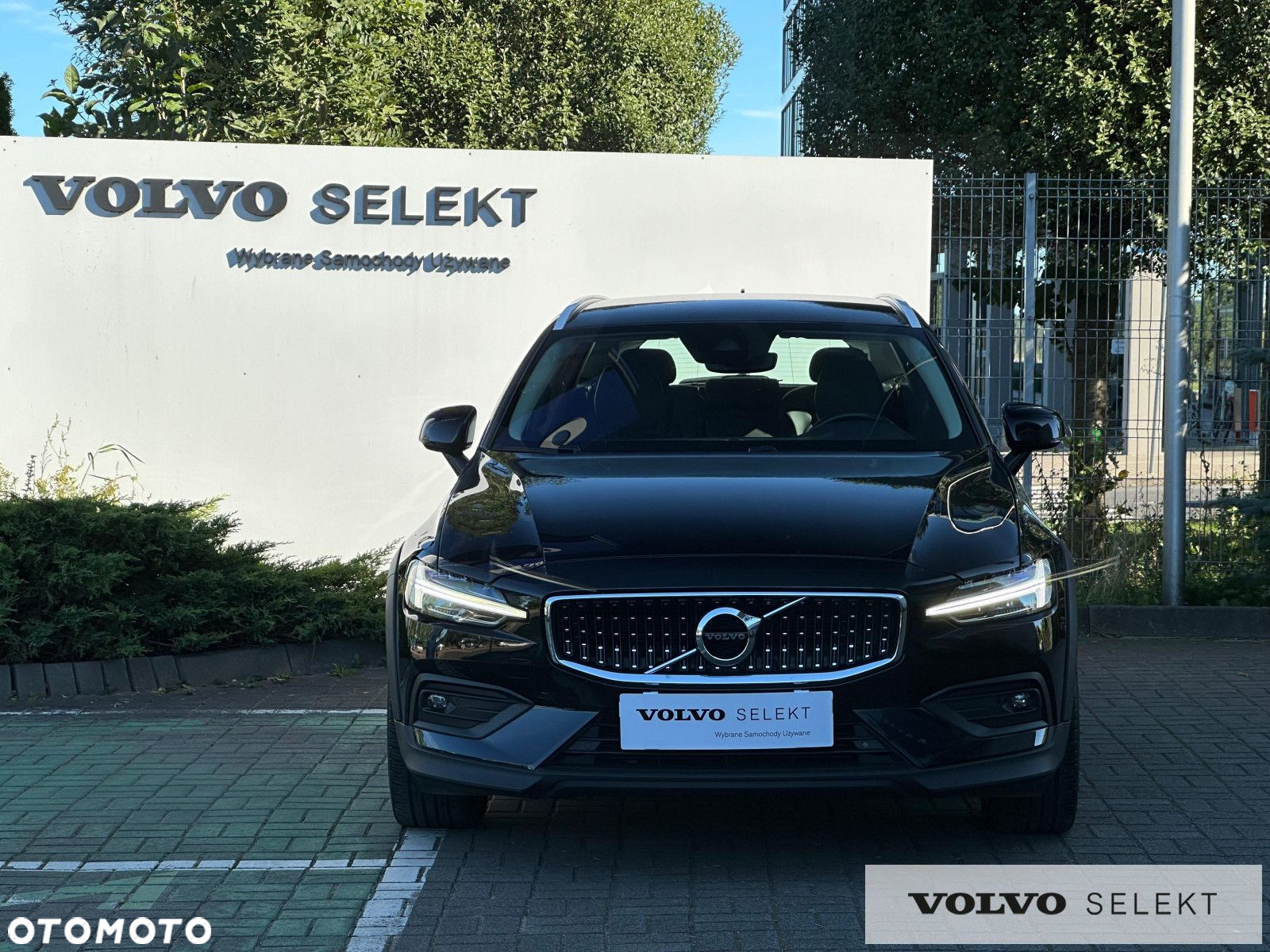 Volvo V60 Cross Country - 11