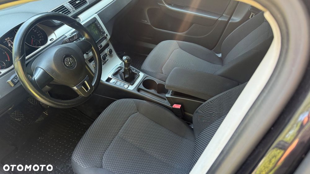 Volkswagen Passat 1.6 TDI Trendline - 19