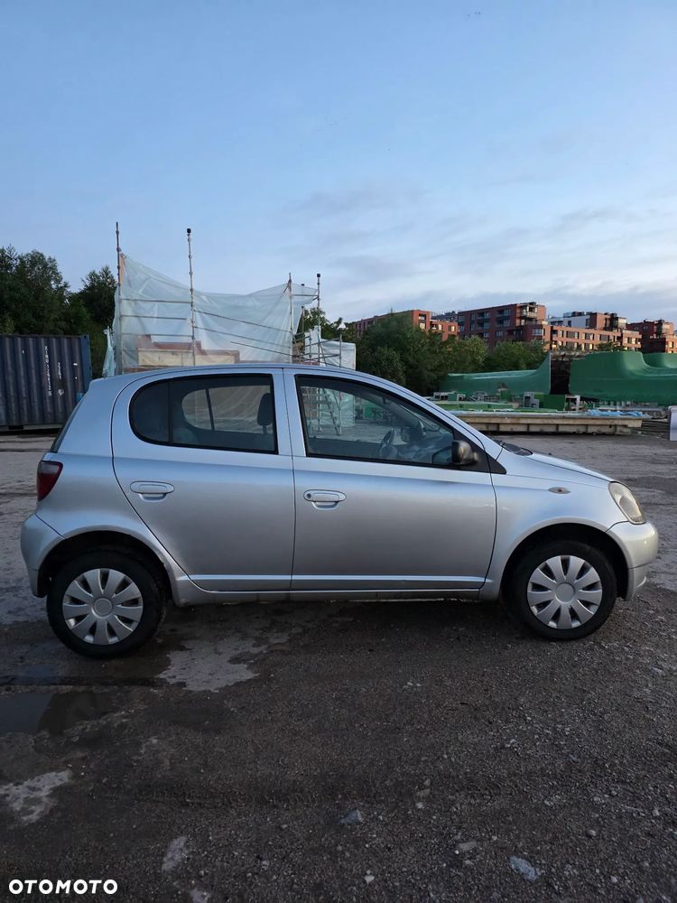 Toyota Yaris 1.0 Terra - 3