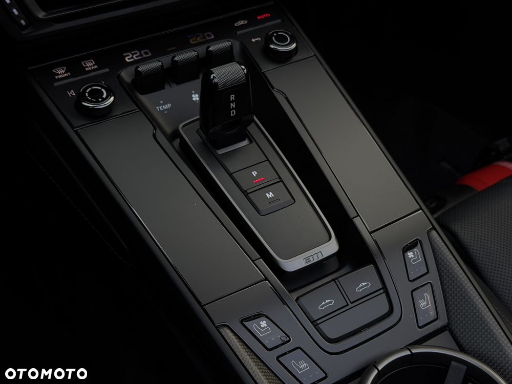 Porsche 911 Targa 4 GTS - 15