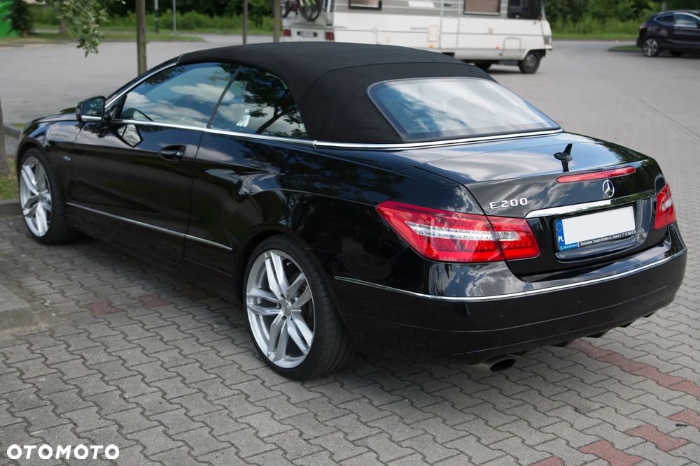 Mercedes-Benz Klasa E 200 CGI BlueEFFICIENCY Automatik Elegance - 8