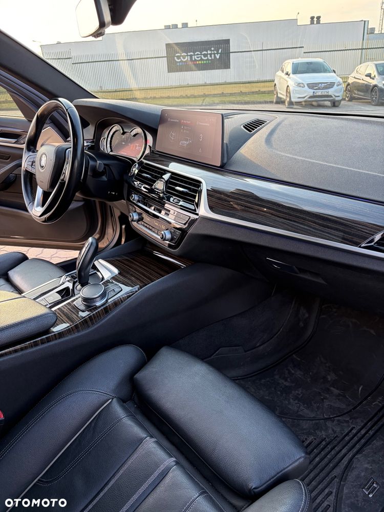 BMW Seria 5 530i M Sport sport - 23