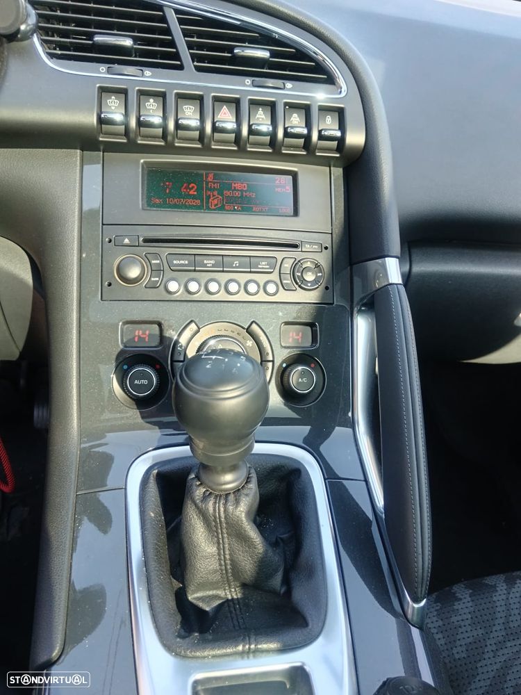 Peugeot 3008 1.6 HDi Executive - 17