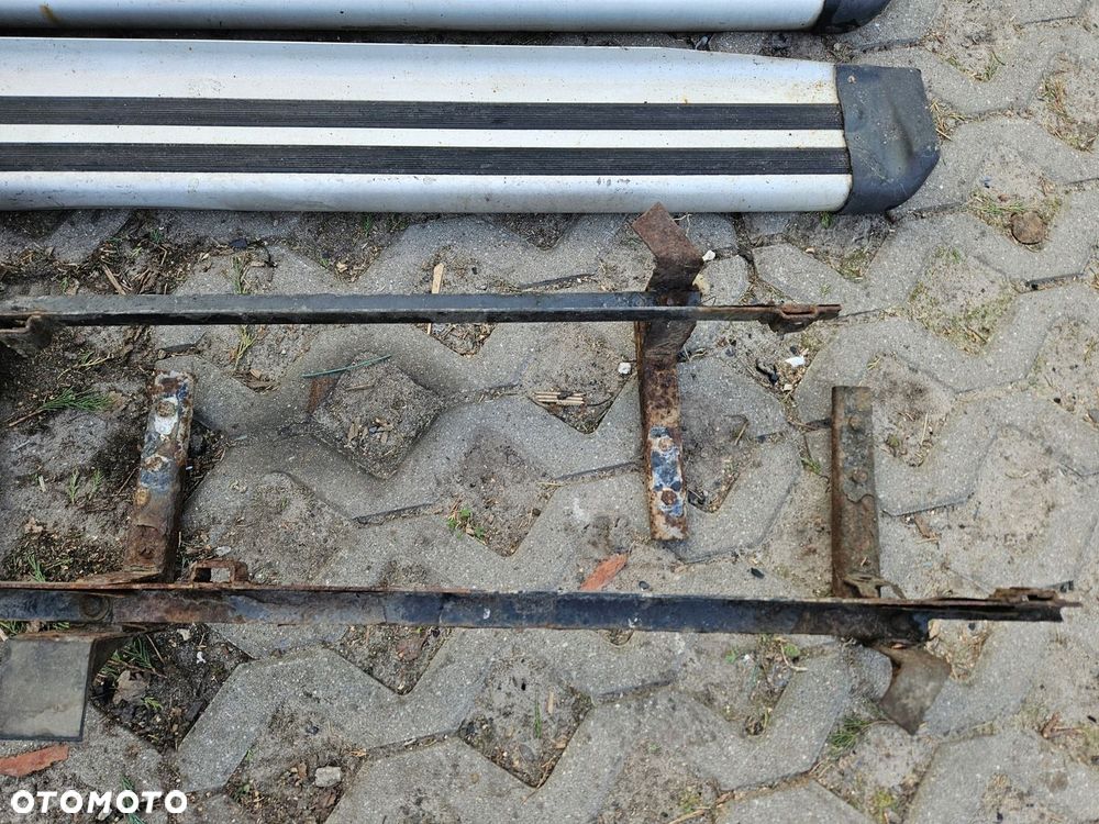 TOYOTA RAV4 00-05 PROGI PODSTOPNICE ORUROWANIE - 3