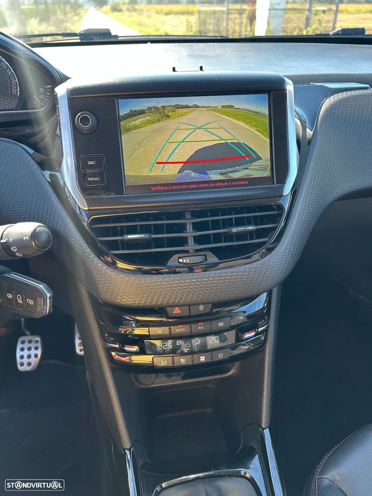 Peugeot 2008 1.2 PureTech GT Line - 27