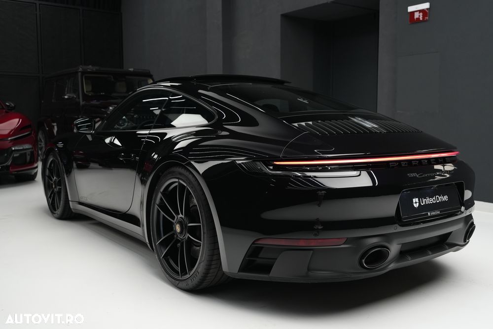Porsche 911 Carrera 4 GTS PDK - 27