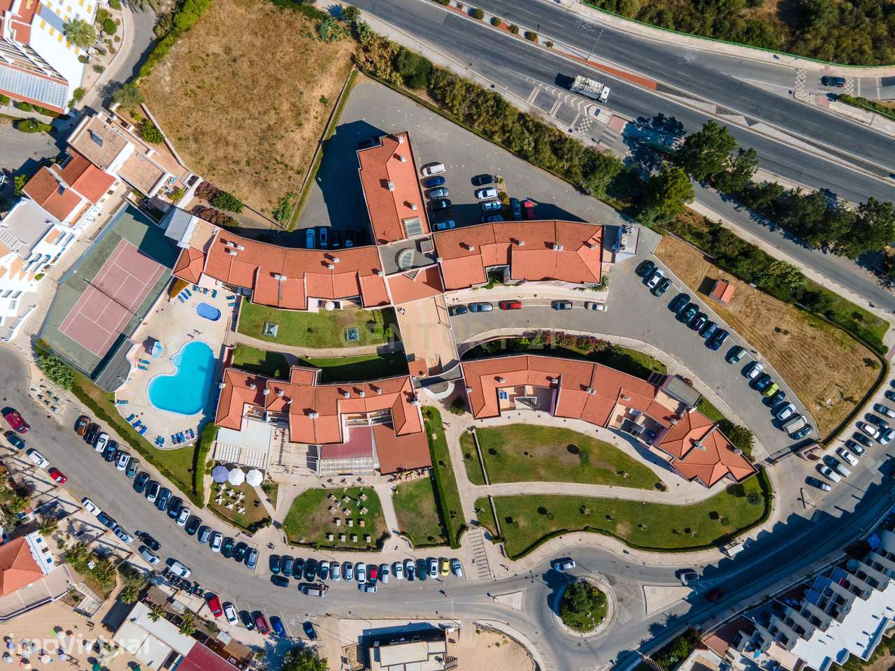 Apartamento Turístico com Garagem a Poucos Metros da Praia - Grande imagem: 3/26
