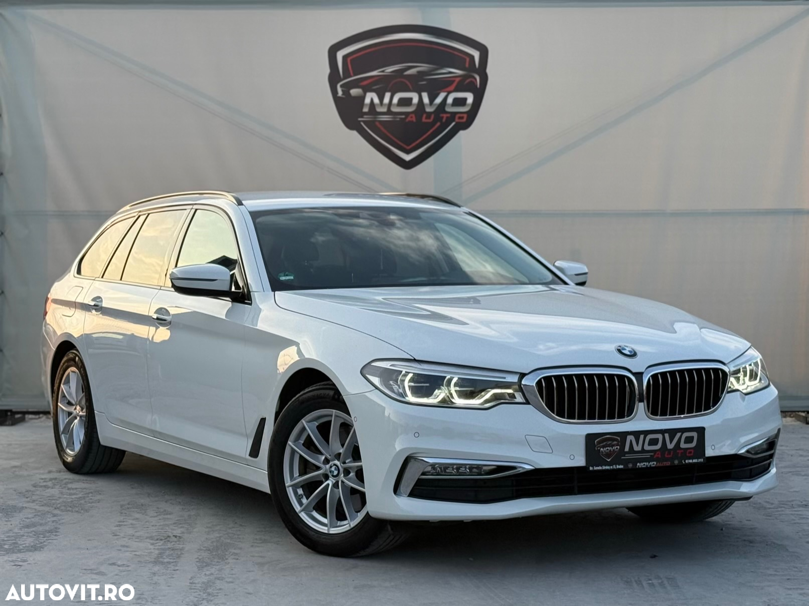 BMW Seria 5 520d Touring Aut. Luxury Line - 2