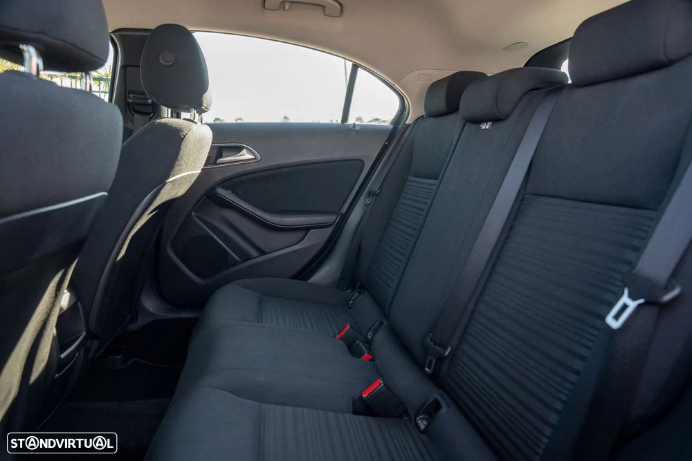 Mercedes-Benz A 180 d Fleet Pack Urban - 17