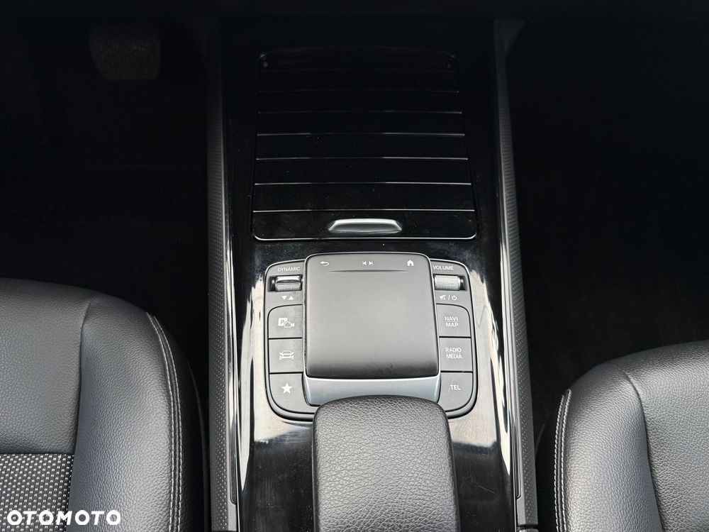 Mercedes-Benz GLB 200 d Progressive 8G-DCT - 20