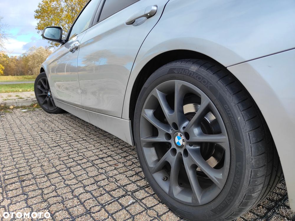 BMW Seria 3 320d DPF Edition Sport - 9
