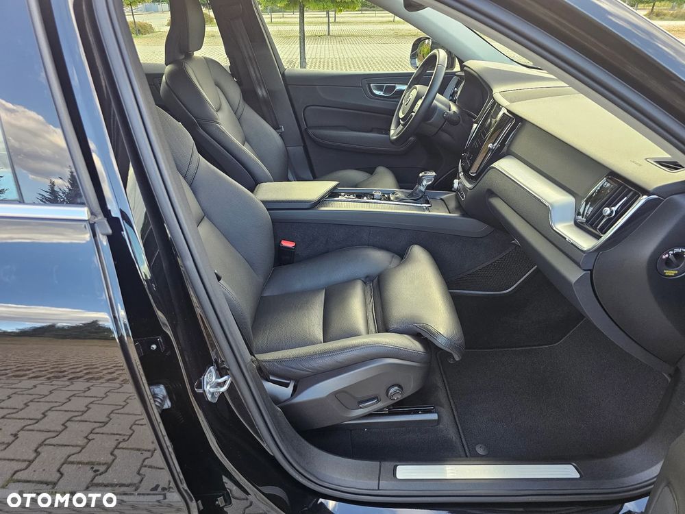 Volvo XC 60 D4 Momentum Pro - 30