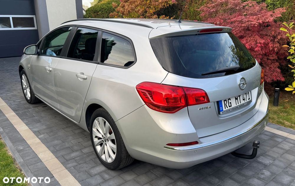 Opel Astra 2013 photo 4