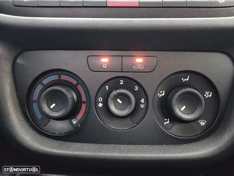 Fiat Doblo 1.3 MJ Easy  3Lugares - 22