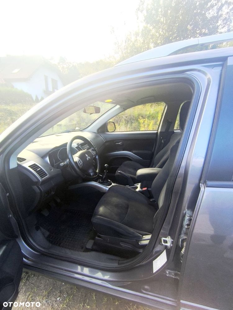 Mitsubishi Outlander - 18