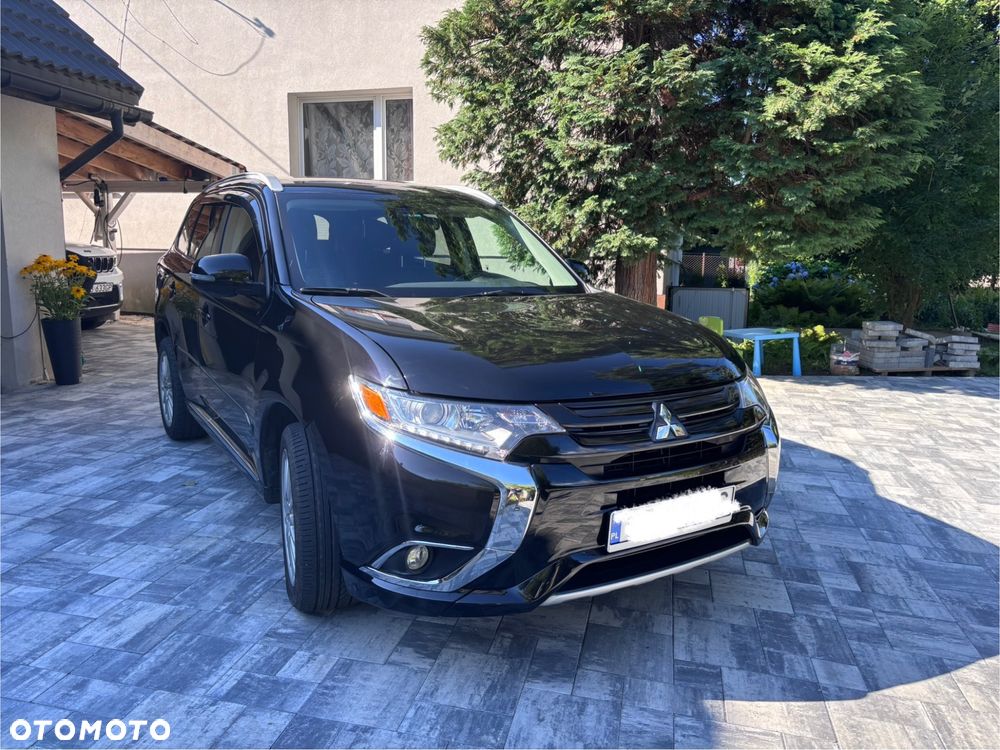 Mitsubishi Outlander 2.0 4WD Plug-In Hybrid - 1