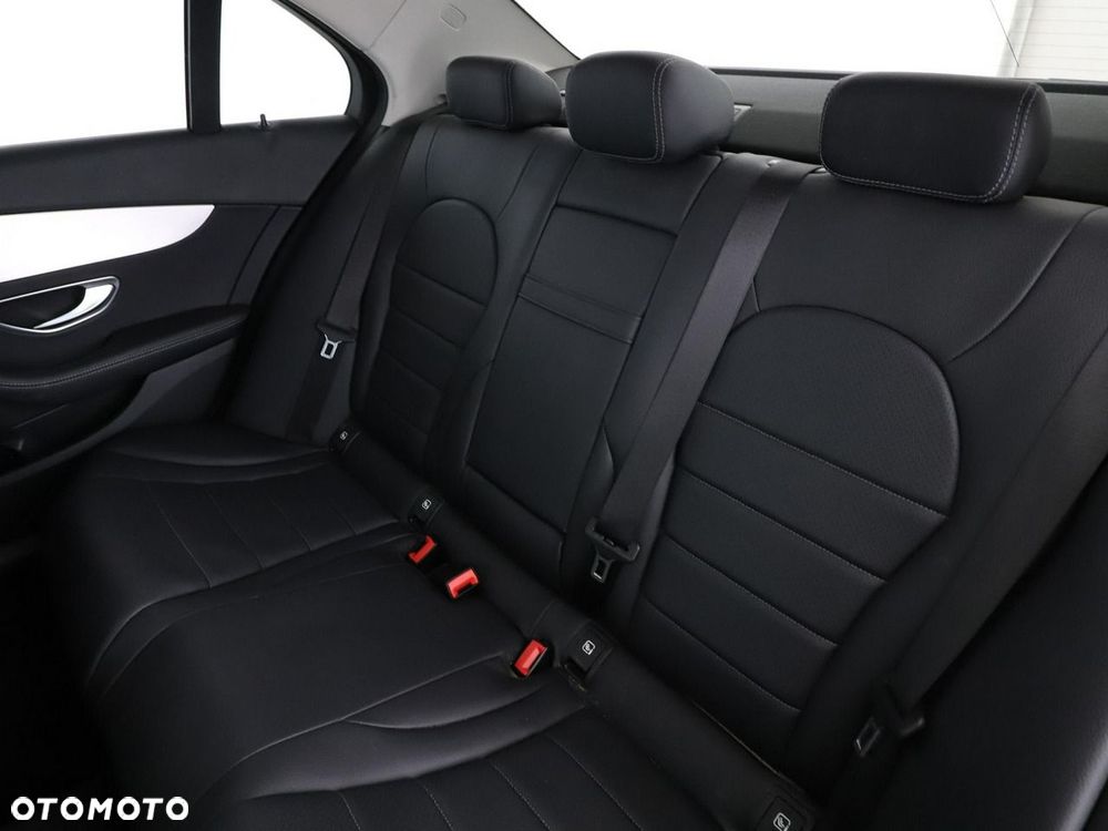 Mercedes-Benz Klasa C 300 9G-TRONIC Avantgarde - 18