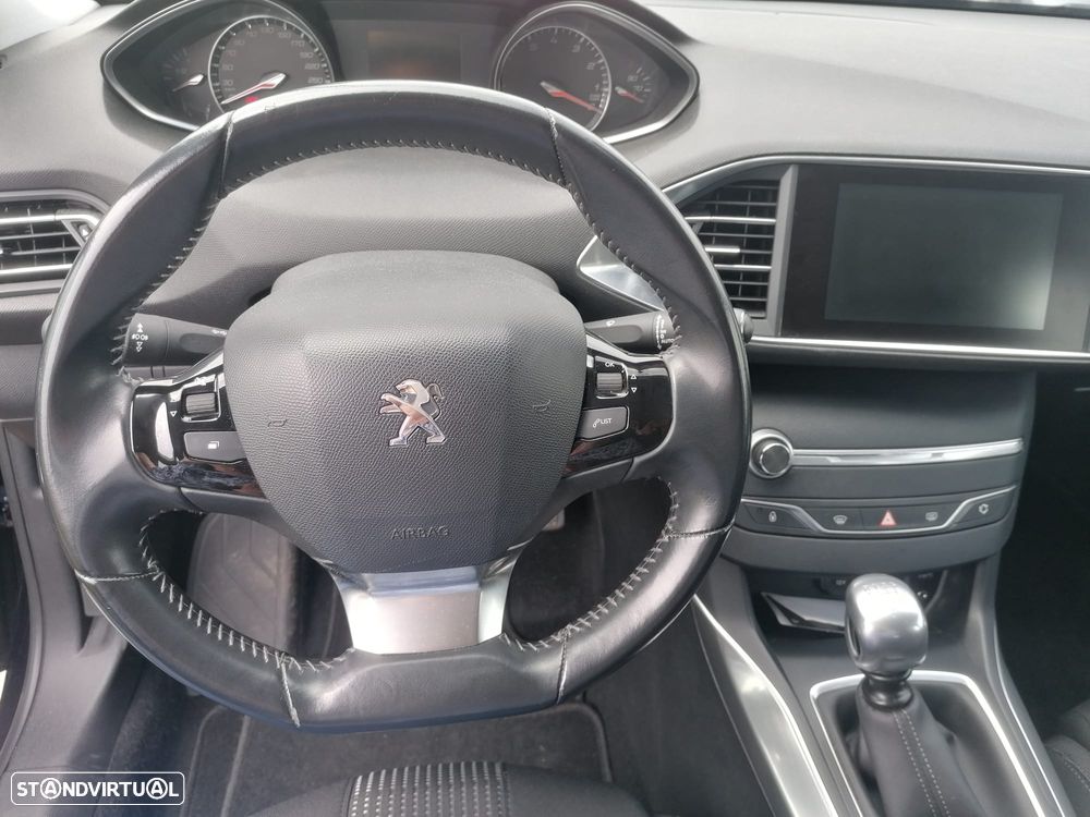 Peugeot 308 SW PureTech 130 Stop & Start Allure - 12