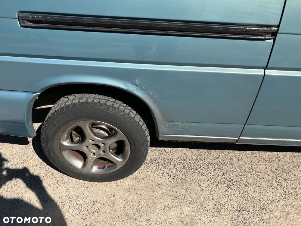 Volkswagen Transporter - 2