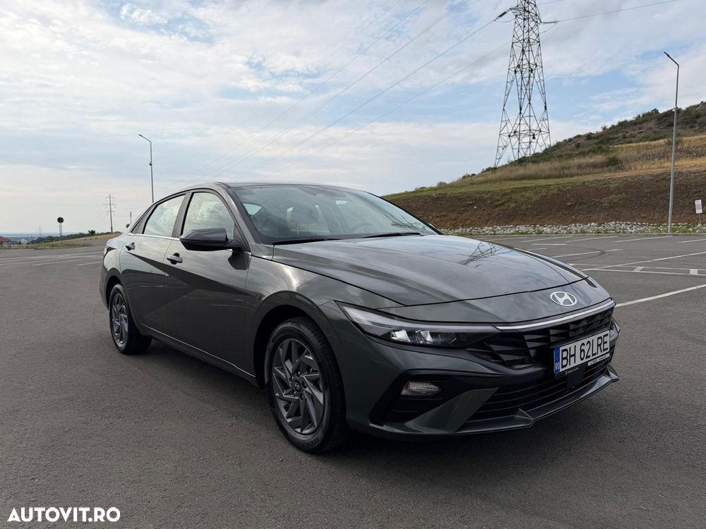 Hyundai Elantra 1.6 l 123 CP CVT Highway - 16