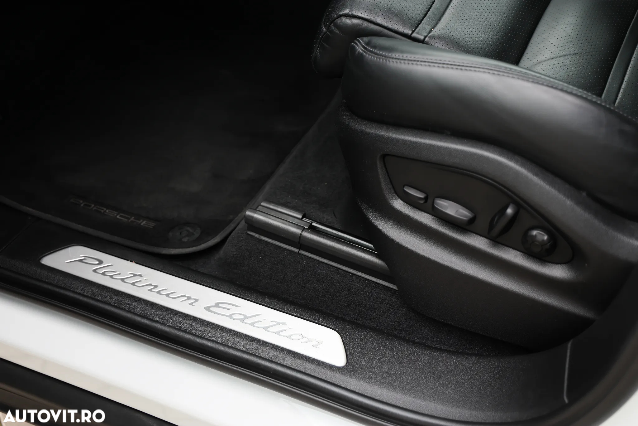 Porsche Cayenne E-Hybrid Tiptronic S Platinum Edition - 26