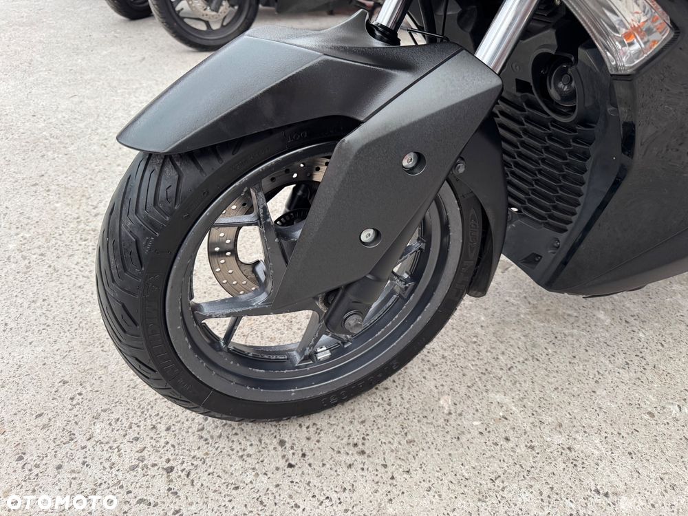 Yamaha X-max - 22