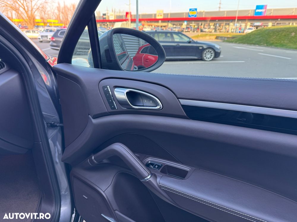 Porsche Cayenne Tiptronic S - 9