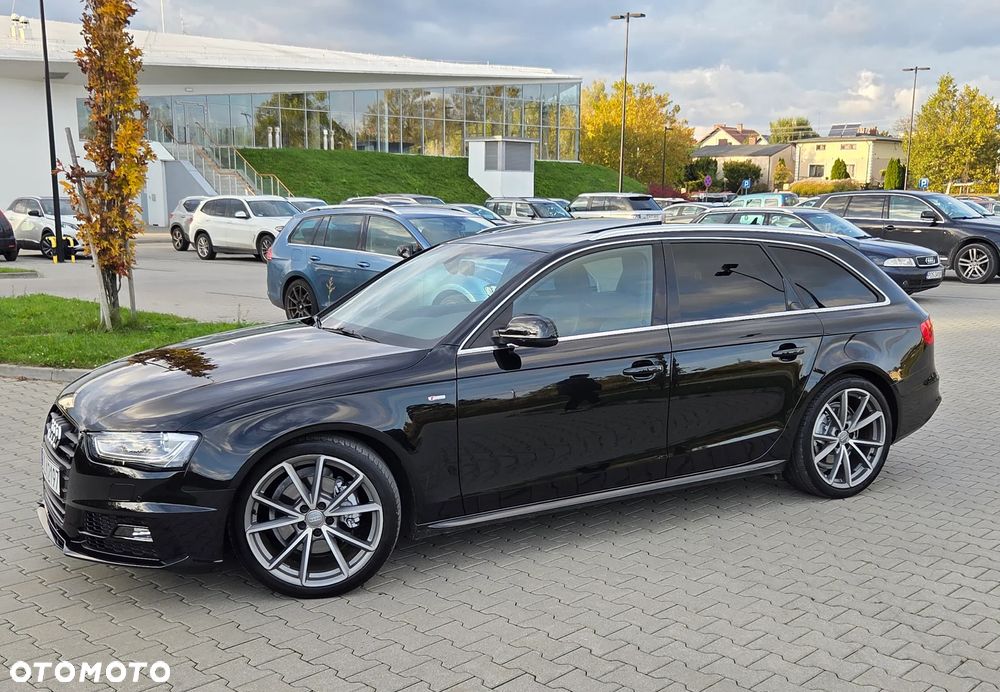 Audi A4 Avant 2.0 TDI DPF quattro S tronic S line Sportpaket - 12