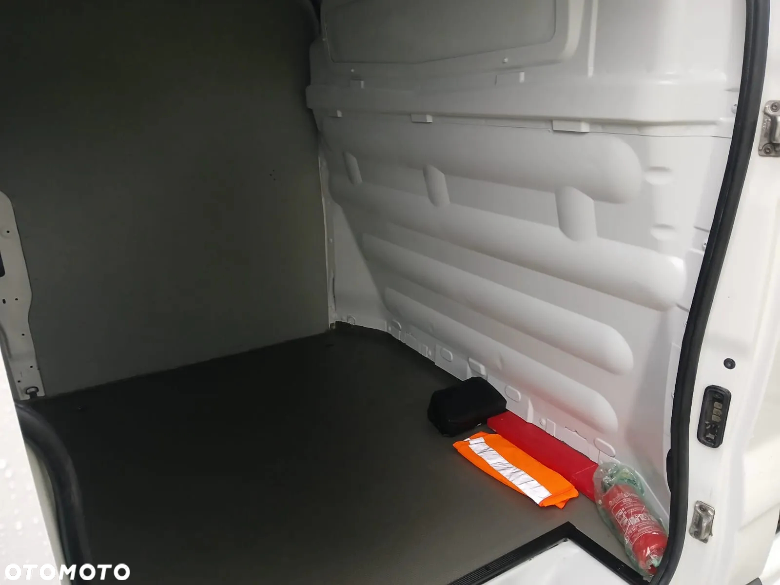 Renault TRAFIC - 16