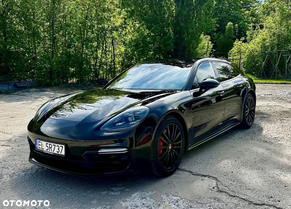 Porsche Panamera - 1