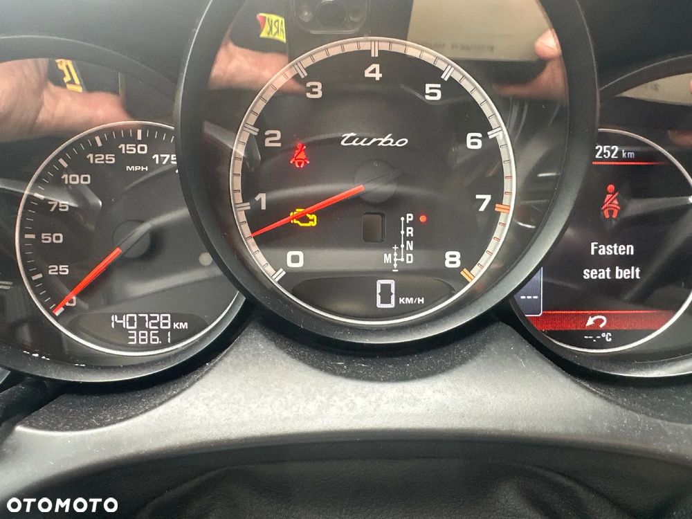 Porsche Cayenne - 26