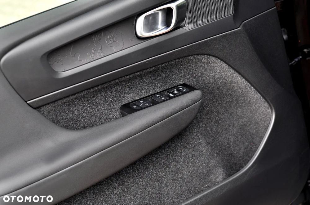 Volvo XC 40 T2 Momentum Pro - 17