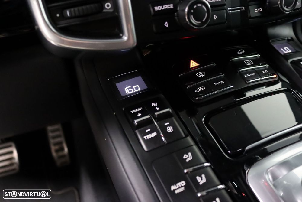 Porsche Cayenne - 17