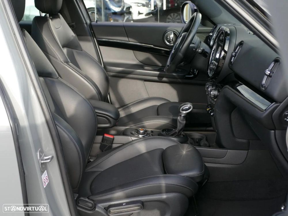 MINI Countryman Cooper SE ALL4 Auto - 33