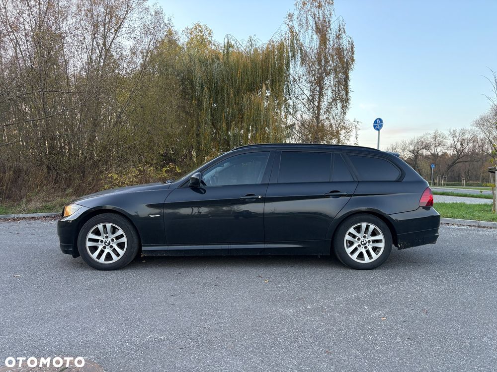 BMW Seria 3 318d Touring Luxury Line - 4