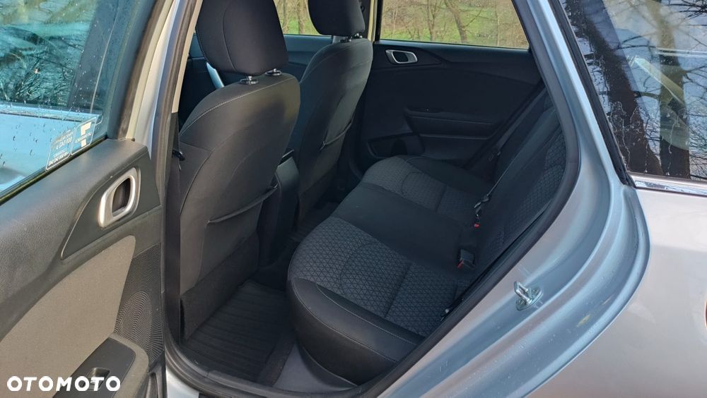 Kia Ceed 1.6 CRDi mHEV M DCT - 15