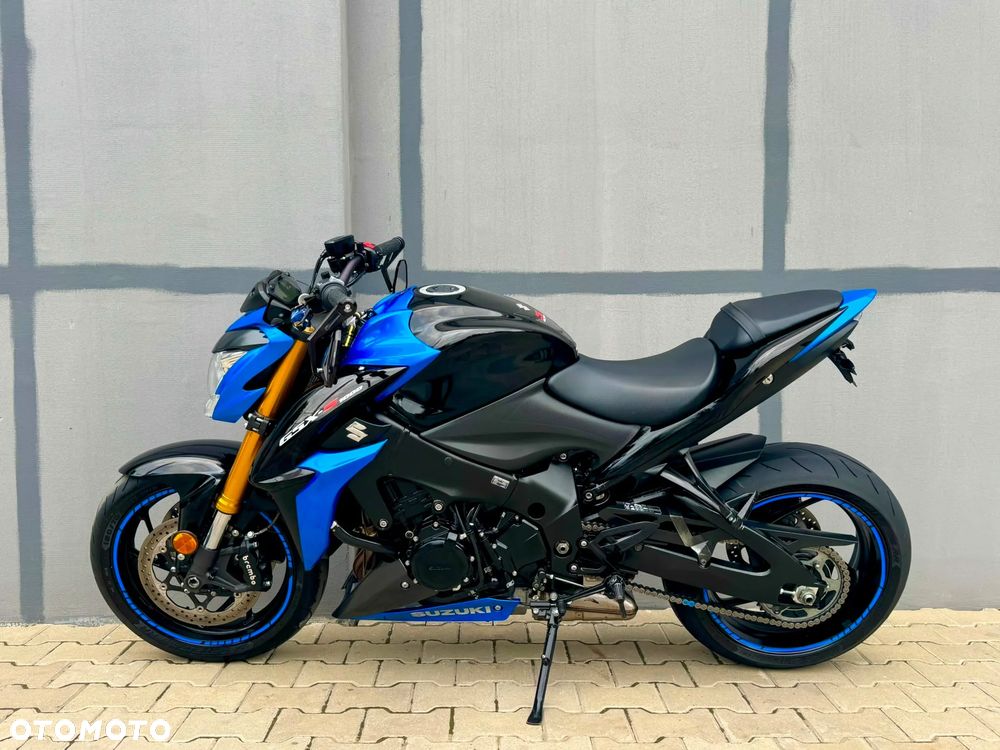 Suzuki GSX - 6