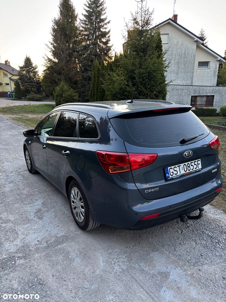 Kia Ceed - 4