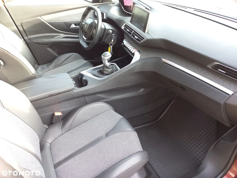 Peugeot 3008 1.2 PureTech Allure S&S - 12