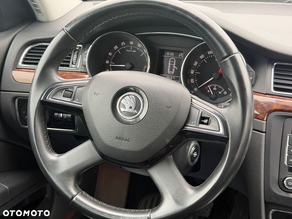 Skoda Superb 2.0 TDI Elegance DSG - 31