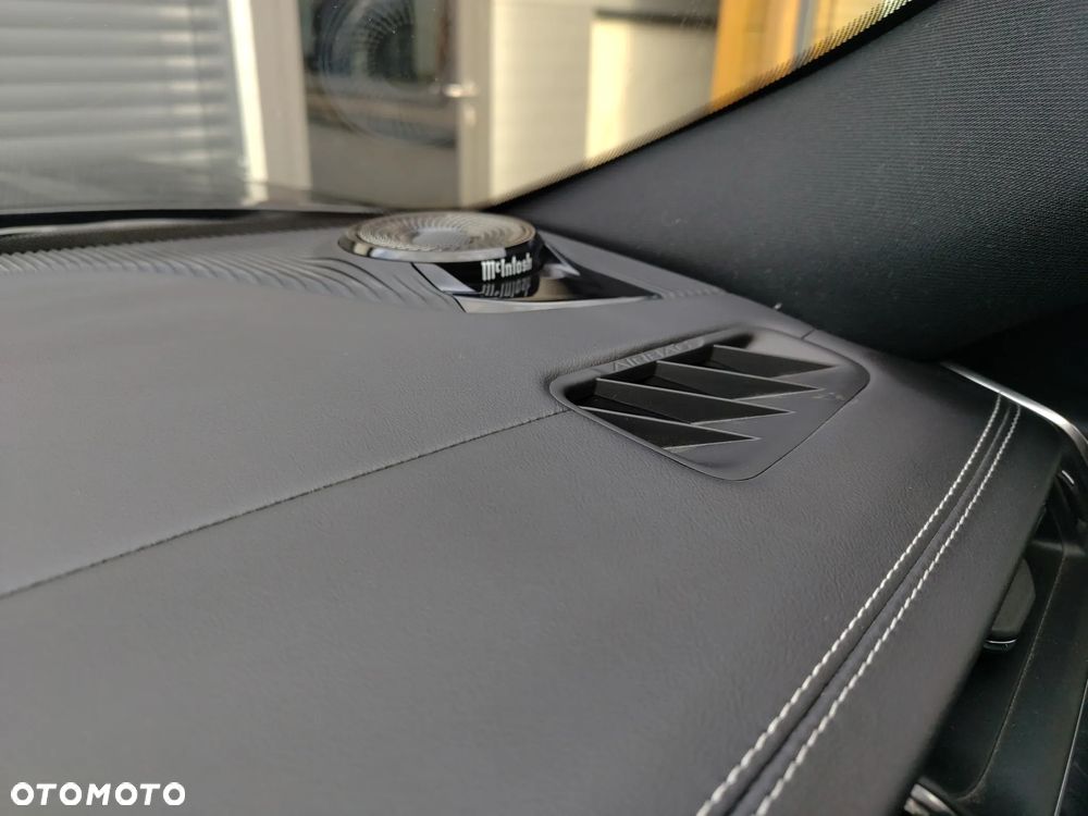 Jeep Grand Cherokee - 22