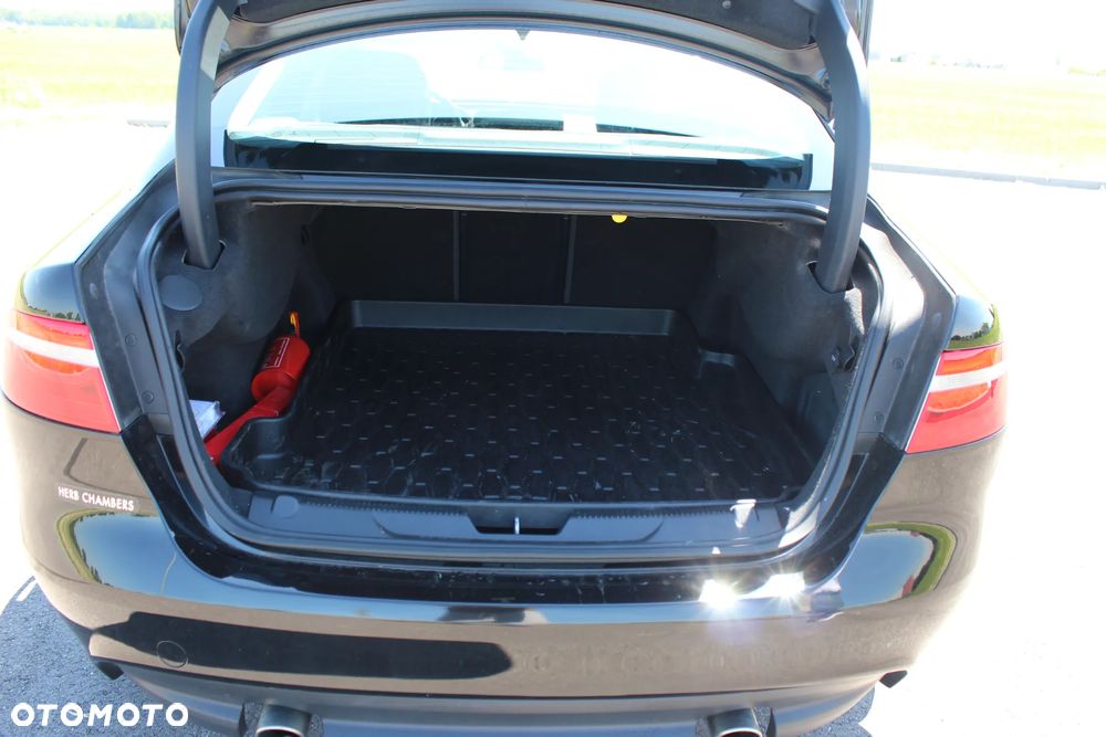 Jaguar XE 2.0 T AWD Prestige - 16