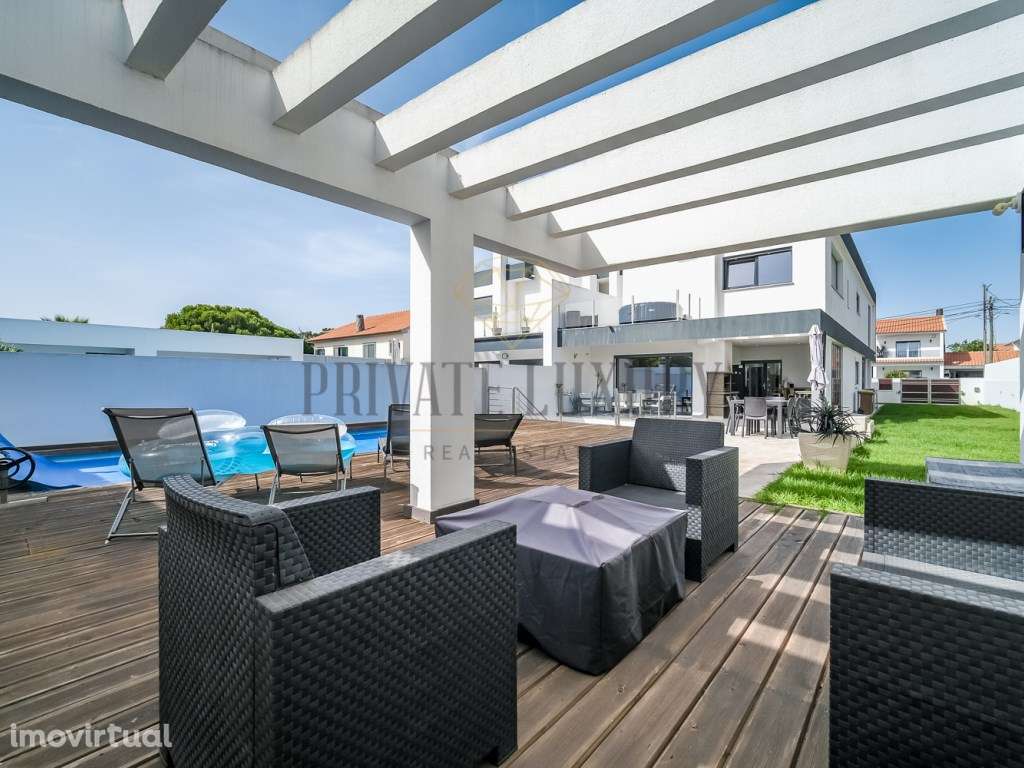 Moradia de Luxo T4+1 - Um Refúgio Paradisíaco com Piscina - Grande imagem: 4/60